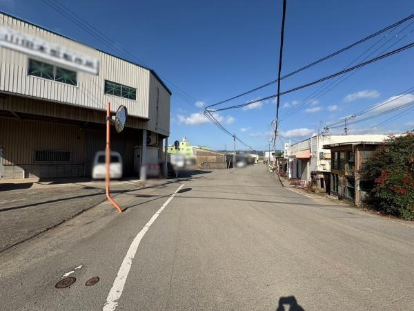 和歌山市栗栖　倉庫の前面道路含む現地写真