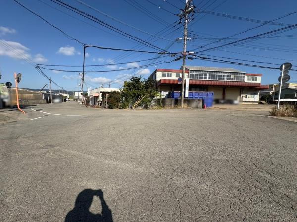 和歌山市栗栖　倉庫の前面道路含む現地写真