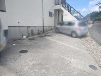【駐車場】 | ～商談中～堂丸グリーンハイツ | 現地駐車場の写真です。（令和６年９月撮影）