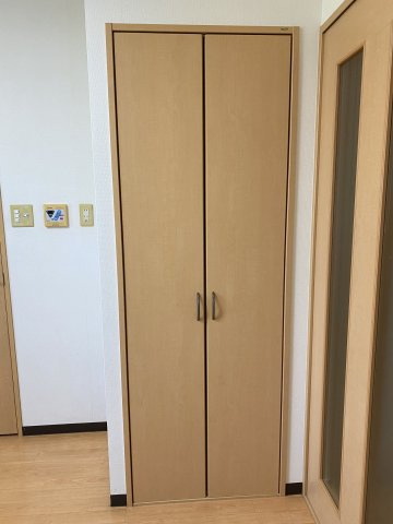 グッディハウスの収納|ダイニングキッチン横の収納スペースは半間分あります。