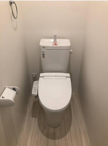 南国市元町　中古戸建　（築浅物件）のトイレ