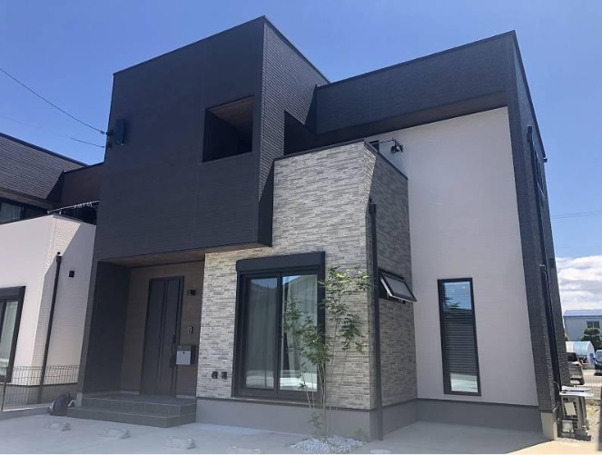 南国市元町　中古戸建　（築浅物件）の外観