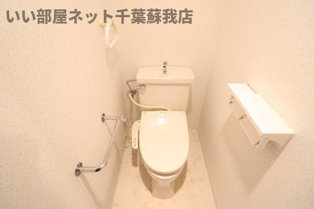 オーシャンビュー壱番館のトイレ|落ち着いた色調のトイレです