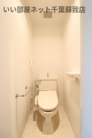 オーシャンビュー壱番館のトイレ|落ち着いた色調のトイレです
