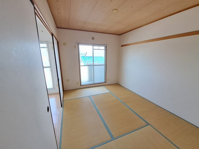 メゾンアイリスの和室