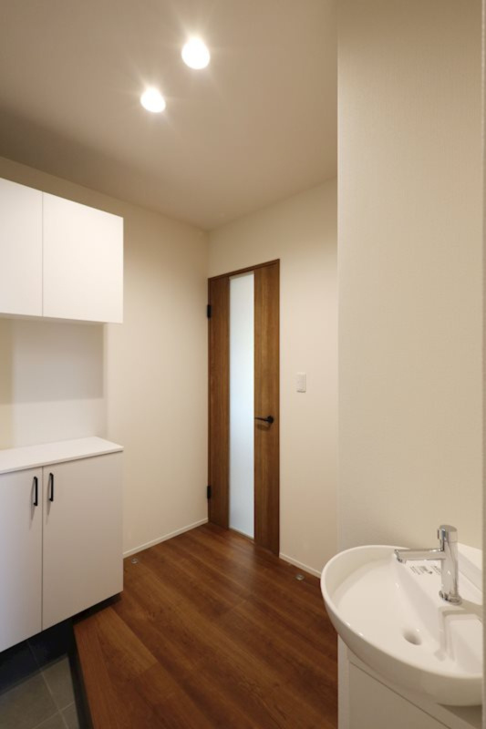 サンシティ沼館No.2の玄関|手洗い場付きの玄関。