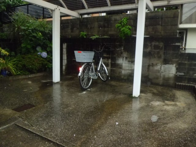 西甲南レジデンスの駐車場