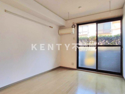 【居間・リビング】 | メゾンクアトロ | 居間です