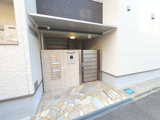 【エントランス】 | フジパレス下新庄６番館 | 外観とマッチしたエントランスです