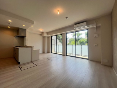 【居間・リビング】 | エクシアテラス梅田(EXIATERRACE UMEDA)