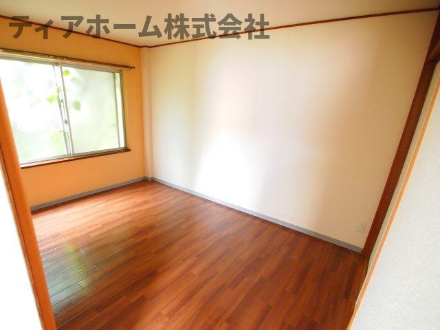 新和マンションの洋室|個人の部屋や寝室として使える洋室です