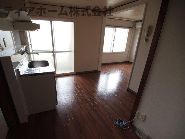 新和マンションの内装|明るい室内です