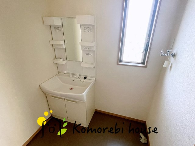 さいたま市西区指扇　中古一戸建ての独立洗面台|7/27　撮影済み