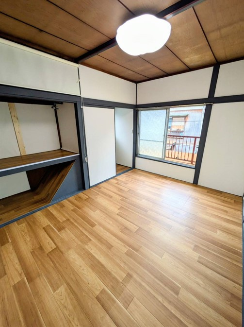 越谷市平方貸家の居間・リビング