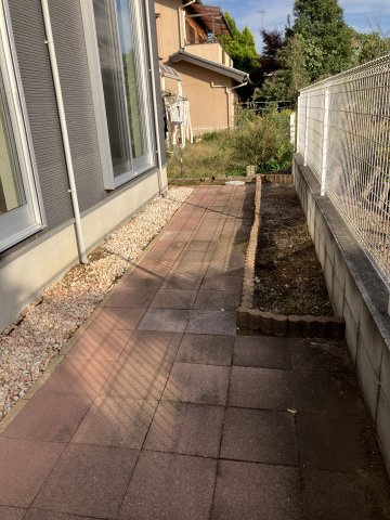 ガーデニングが楽しめるお庭は南側で日当たり良好です