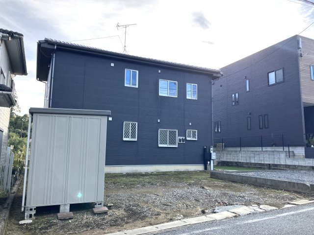 駐車スペースは最大4台停められます。