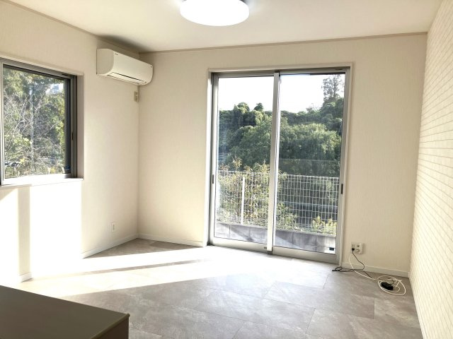 気持ち良い光と心地よい風があふれる開放的なリビングダイニングには自然と家族みんなが集まってきます♪家族団らんの時間も増えそうな予感がする快適LDKです♪