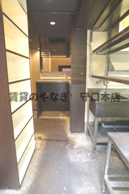 【玄関】 | ラムール守口