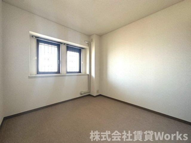 朝日プラザメルクマール眉山東の居間・リビング|こちらの居間で趣味の時間をお楽しみください