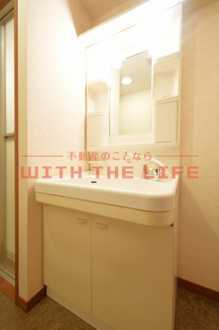 EKビル【キャッシュバック対象物件】の独立洗面台|朝の身支度には欠かせない独立洗面化粧台