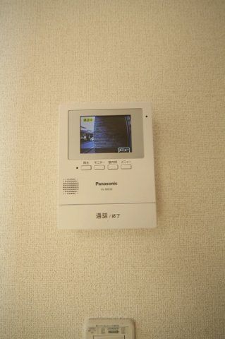 緑町3丁目アパートの設備|カメラ付インターホンです