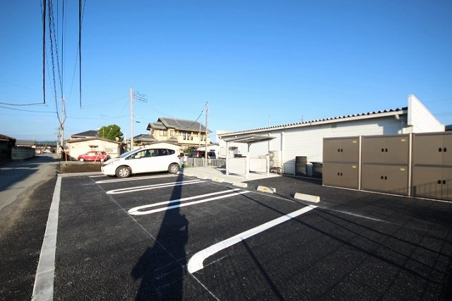 緑町3丁目アパートの展望|駐車場です