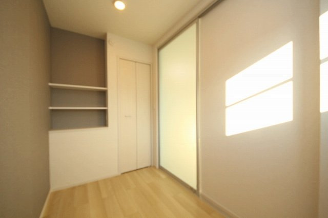 緑町3丁目アパートの洋室|コンパクトで使いやすい洋室です