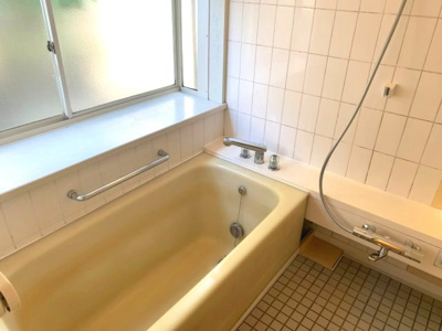 【浴室】 | エレガンス初台 | 明るいバスルーム