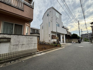 【前面道路含む現地写真】 | 南4.0ｍの42条2項道路、セットバックはすでに整っております。