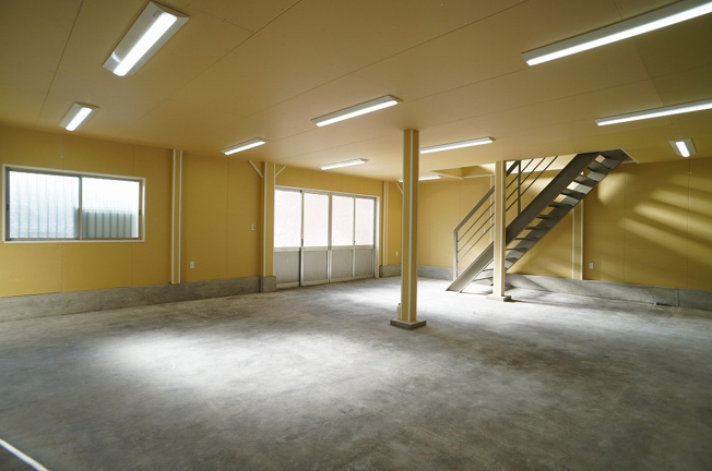 【内装】 | 笹目４丁目貸店舗 | １階　事務所入口電動シャッター付