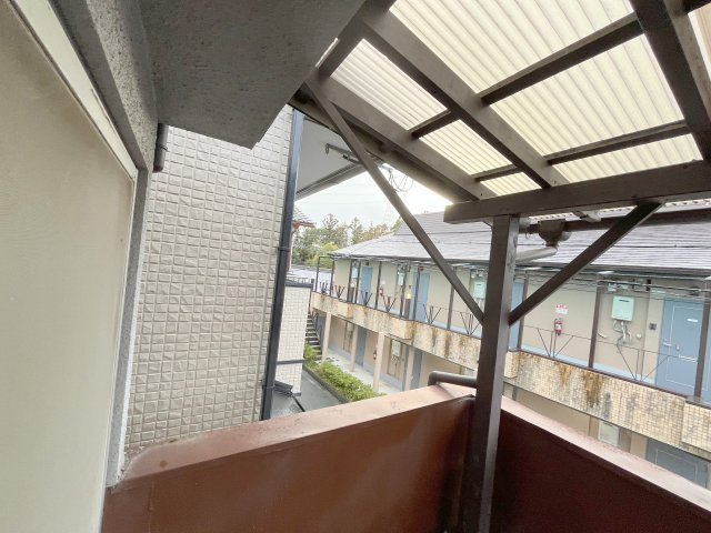南田原町貸家のバルコニー