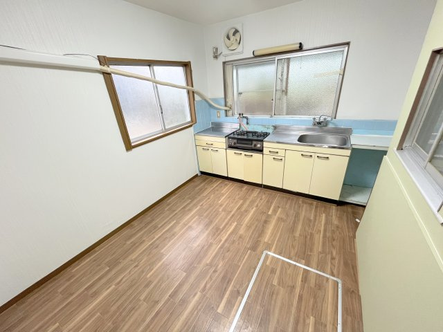 南田原町貸家の独立洗面台