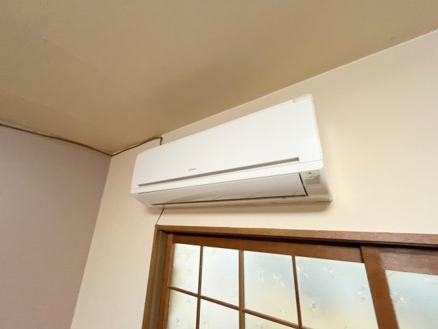 南田原町貸家の居間・リビング