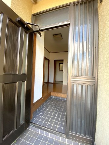 山武市埴谷戸建の玄関