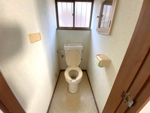 山武市埴谷戸建のトイレ