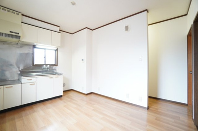 【居間・リビング】 | フォンテーヌD | ※同物件・反転タイプの写真です。