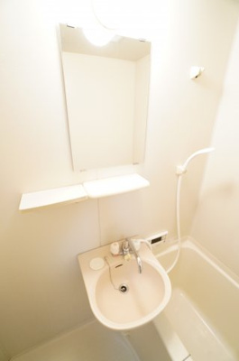 【洗面所】 | フォンテーヌD | ※同物件・反転タイプの写真です。