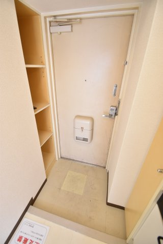 メゾン・ブロンネージュの玄関