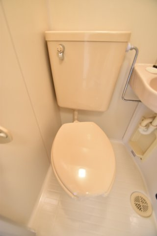 大阪市都島区中野町１丁目の賃貸マンションのトイレ