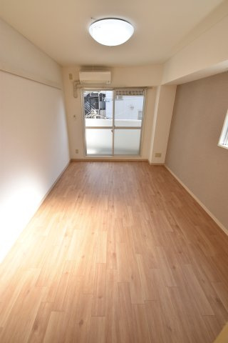 大阪市都島区中野町１丁目の賃貸マンションの居間・リビング