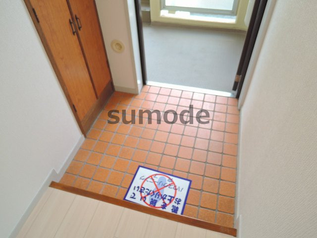 ニューサンハイツの玄関