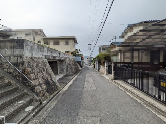【前面道路含む現地写真】