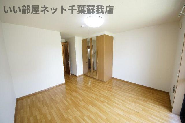 エクセルハイムＢの洋室|落ち着いた色調の洋室です
