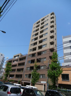 【外観】 | マイキャッスル府中寿町 | 京王線、南武線、武蔵野線の3路線が利用できる好立地。タイル貼りの外観。