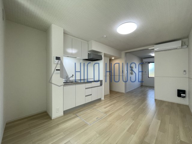 スプリング　サニーの居間・リビング