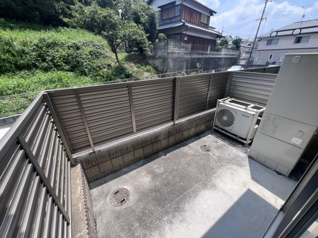 サニーDハウス芝町イーストE棟のバルコニー