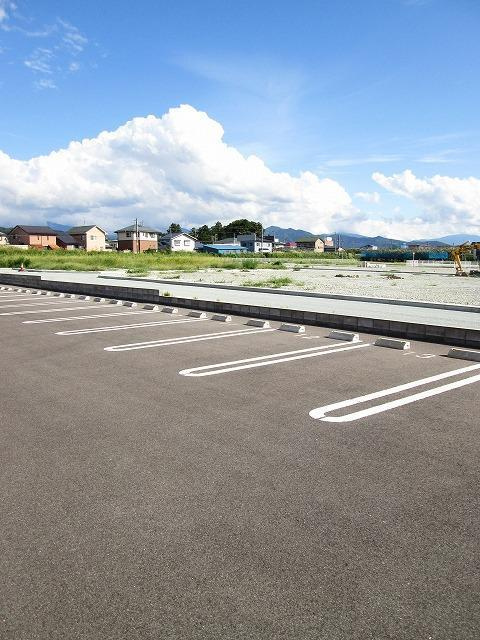 ブランシュ　ネージュ　Ⅱの駐車場|駐車場