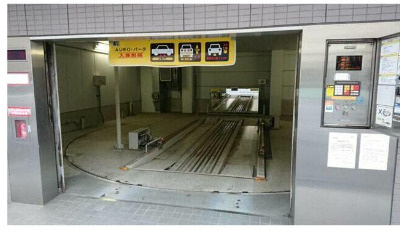 流鉄柏ビル　大型ロールーフ車室 駐車場の駐車場