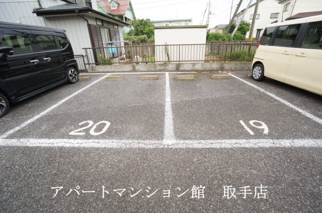 サンライフＥ棟の駐車場