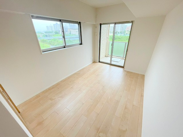 ラウロ相川の洋室